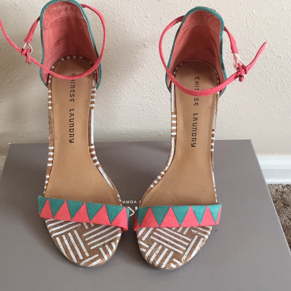 Chinese Laundry Printed heels, sz 7.5